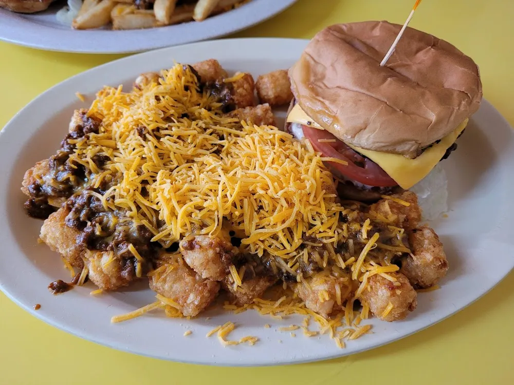 Small Cheeseburger with Chili Cheese Tots
